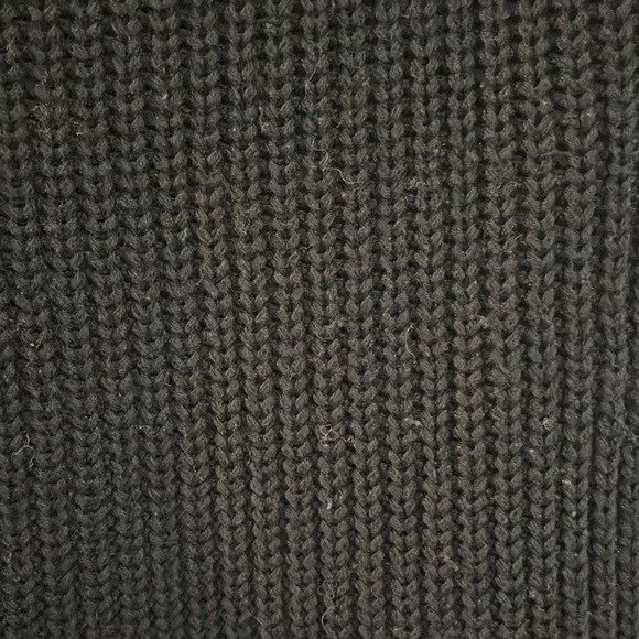 Black knit sleeveless turtleneck - Picture 5 of 5